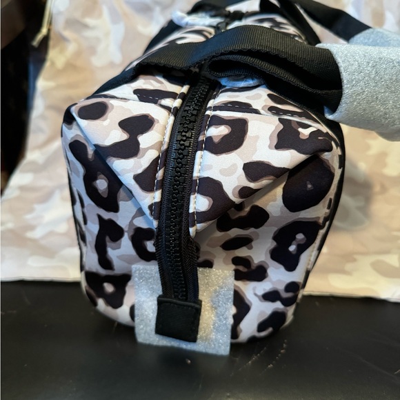 Dagne Dover Landon Carryall Leopard Small - Picture 5 of 6